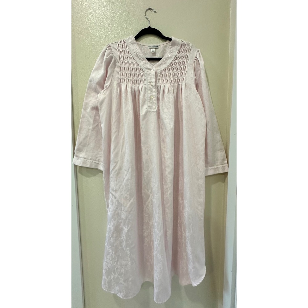Vintage Miss Elaine Size Large Light Pink Smocked Nightgown With Buttons